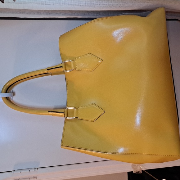 🥰 A.BELLUCCI ITALY Genuine Leather Soft Yellow Satchel/Crossbody EUC - Picture 3 of 12